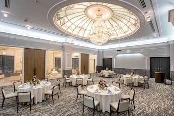 kyukaruizawa kikyo curio collection by hilton