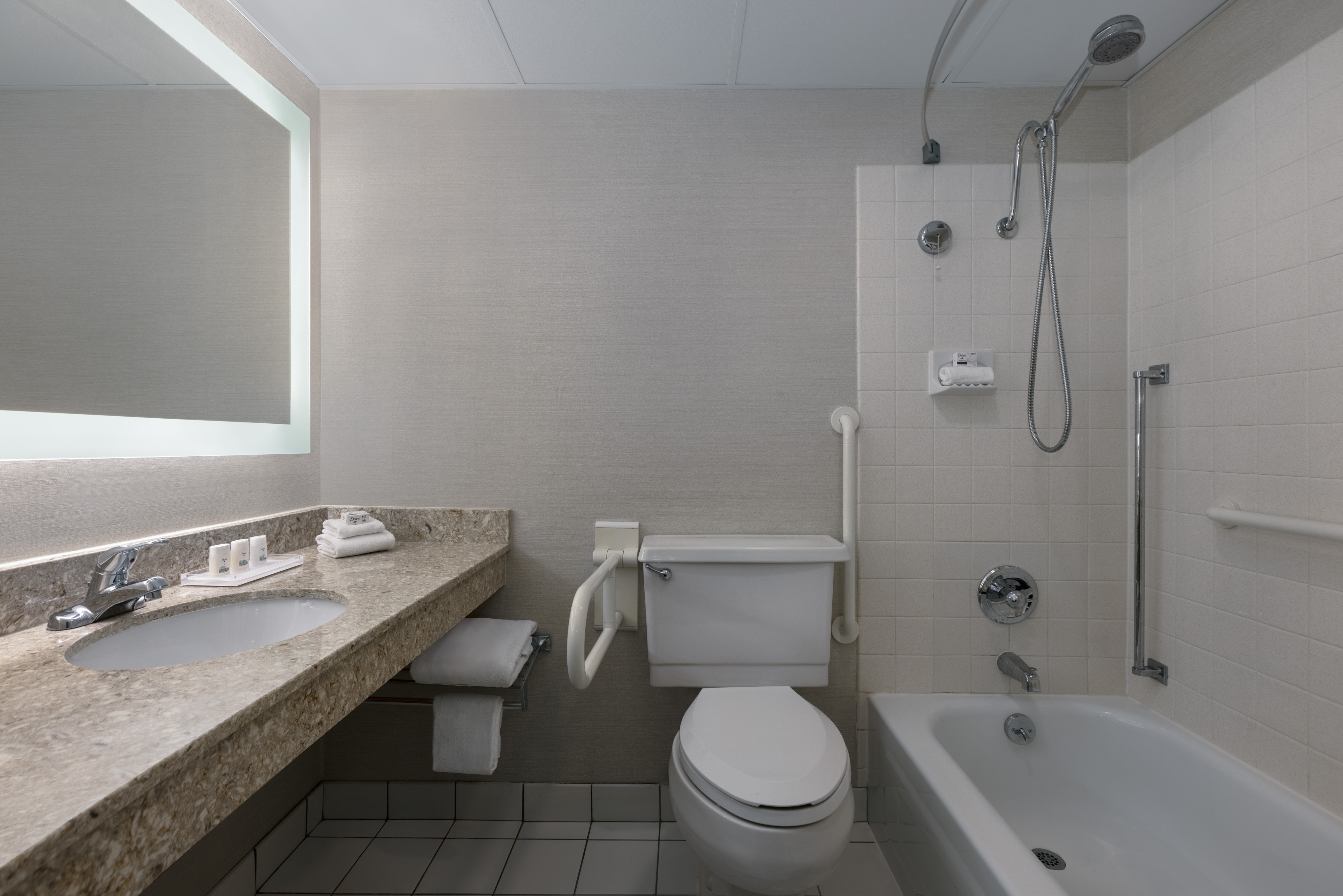 holiday inn des moines airport conf center by ihg