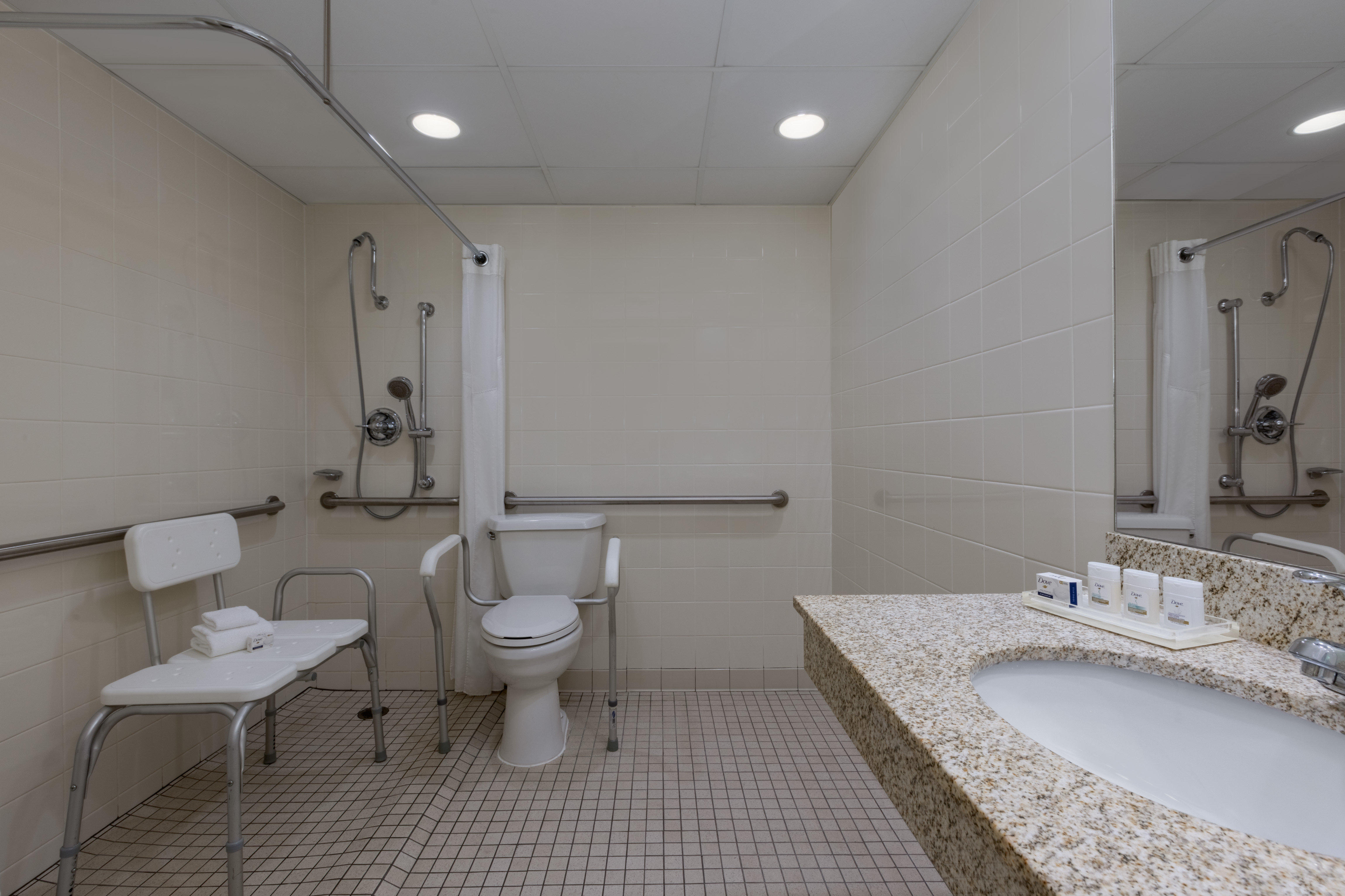 holiday inn des moines airport conf center by ihg