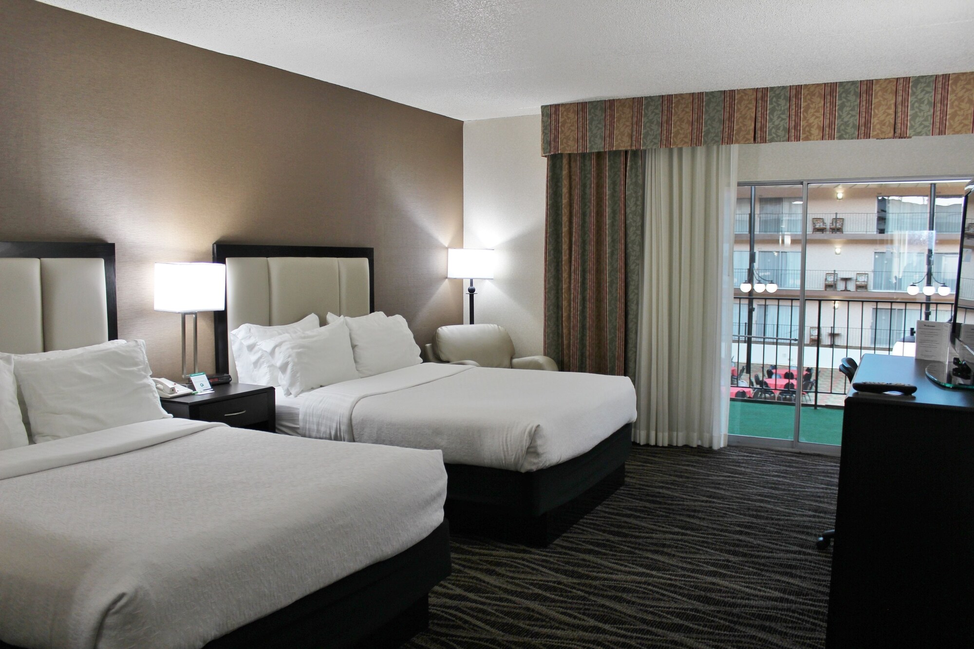 holiday inn des moines airport conf center by ihg