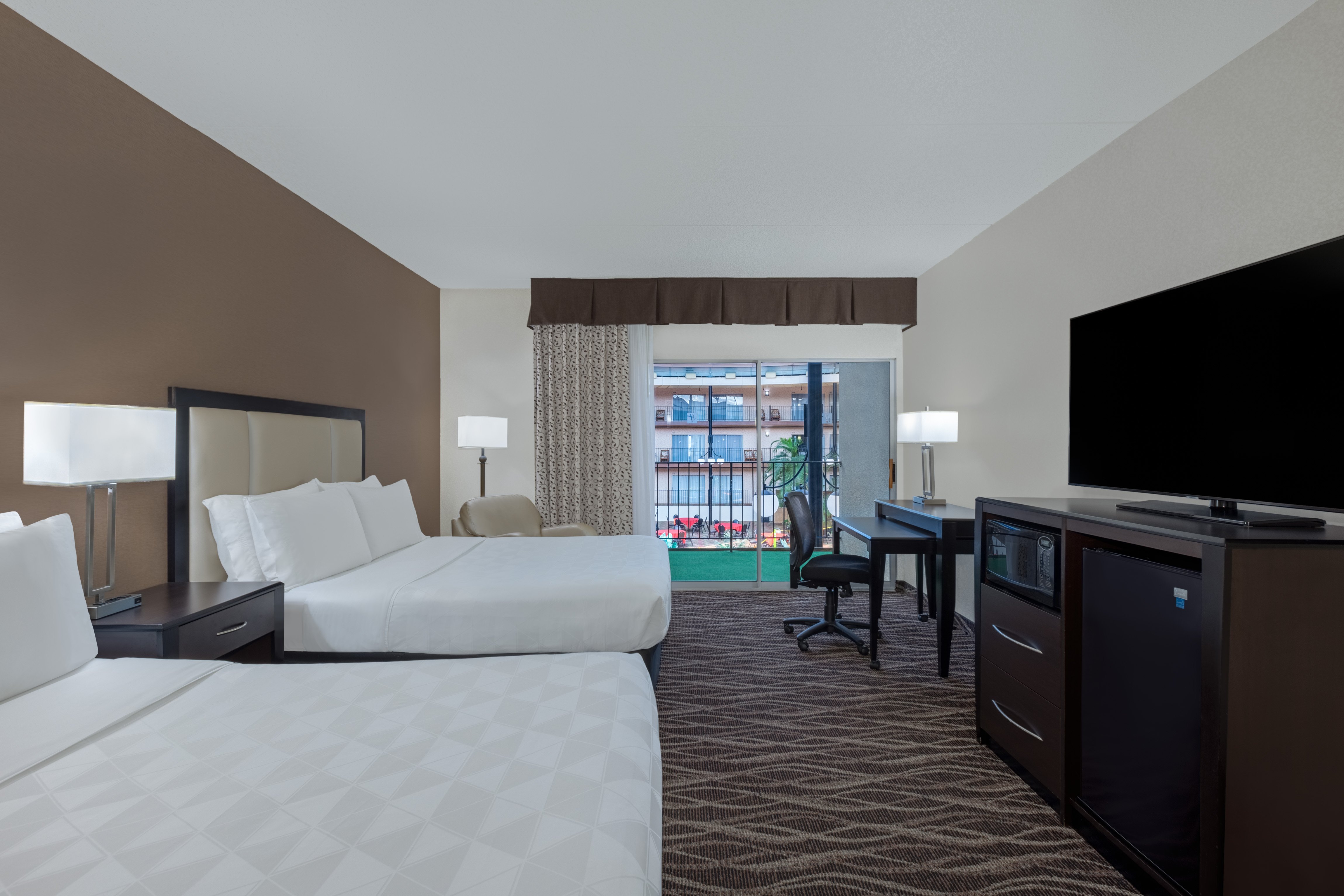 holiday inn des moines airport conf center by ihg