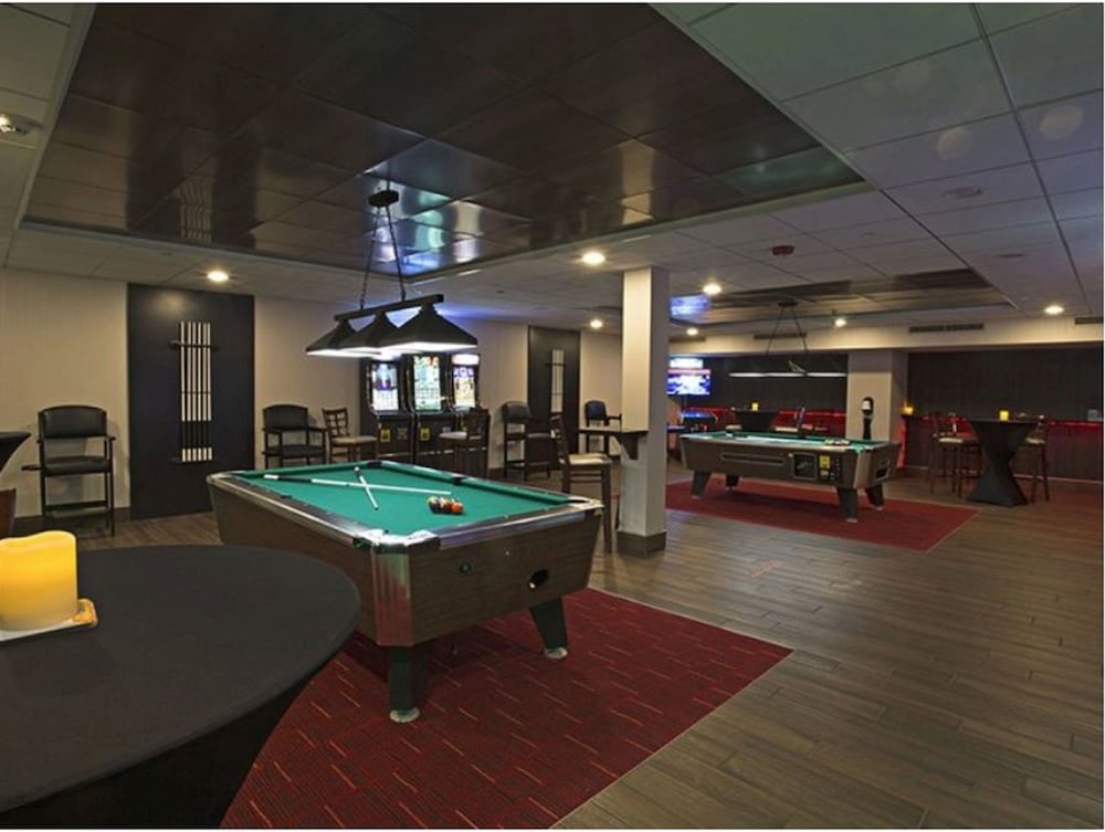 holiday inn des moines airport conf center by ihg