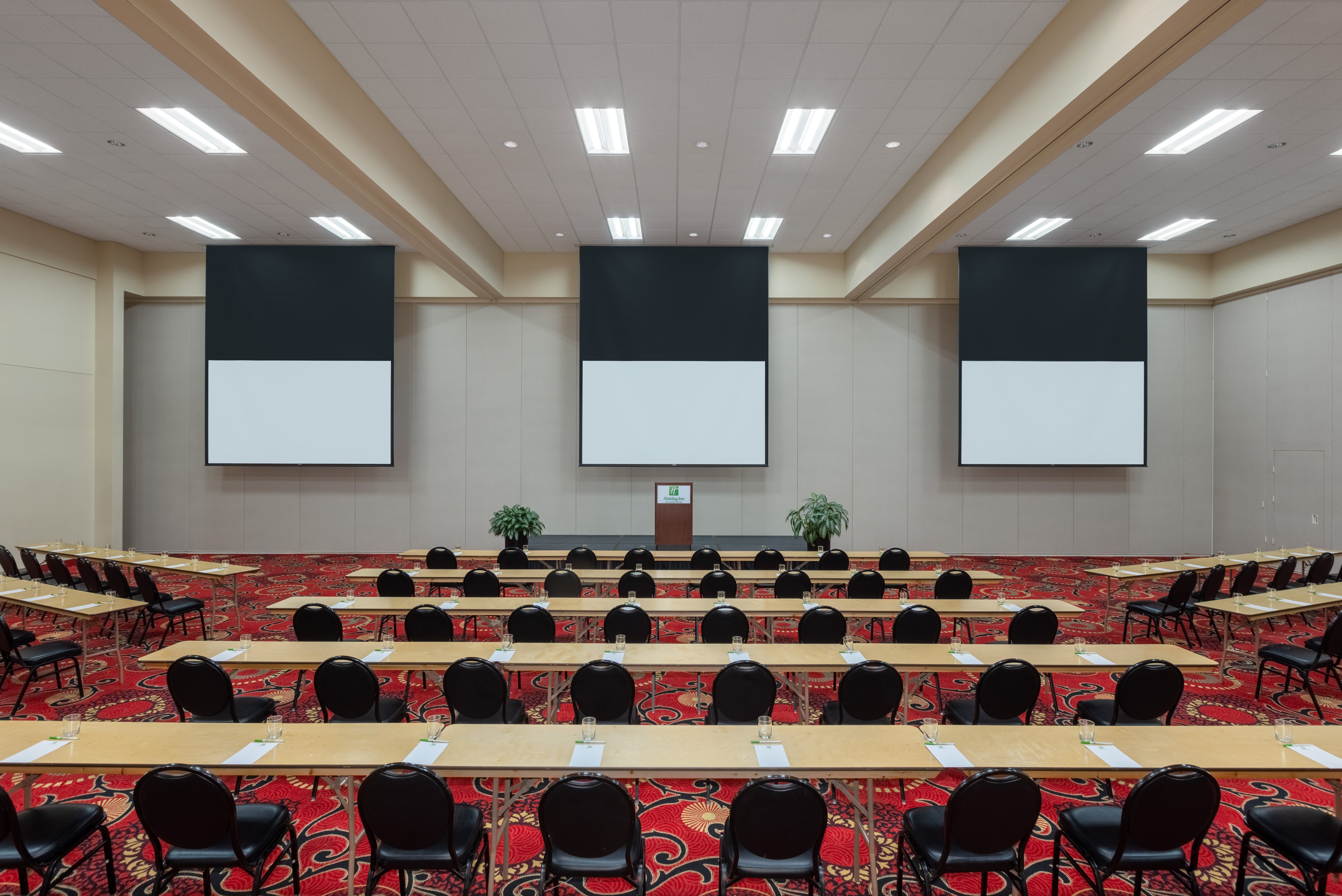 holiday inn des moines airport conf center by ihg
