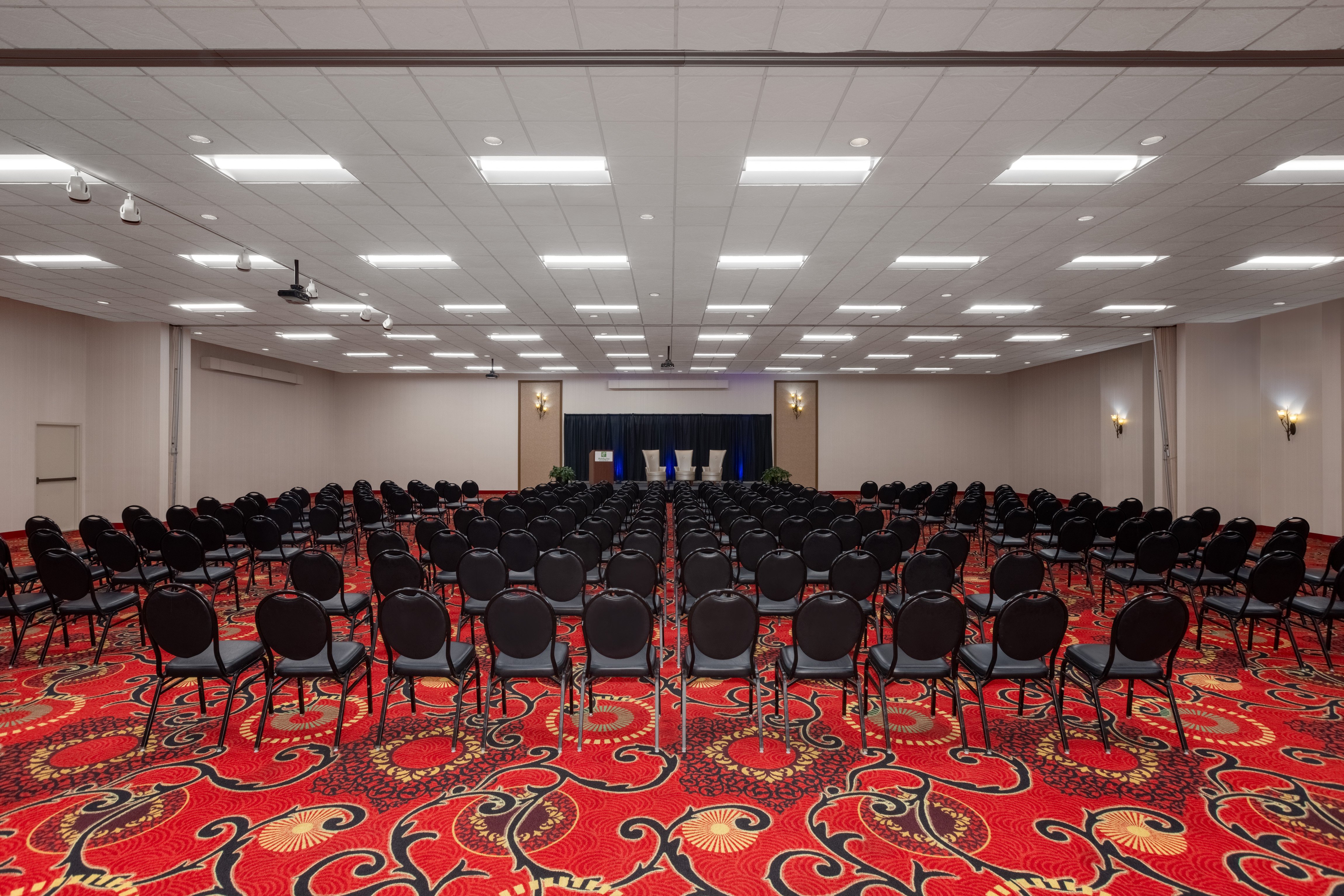 holiday inn des moines airport conf center by ihg