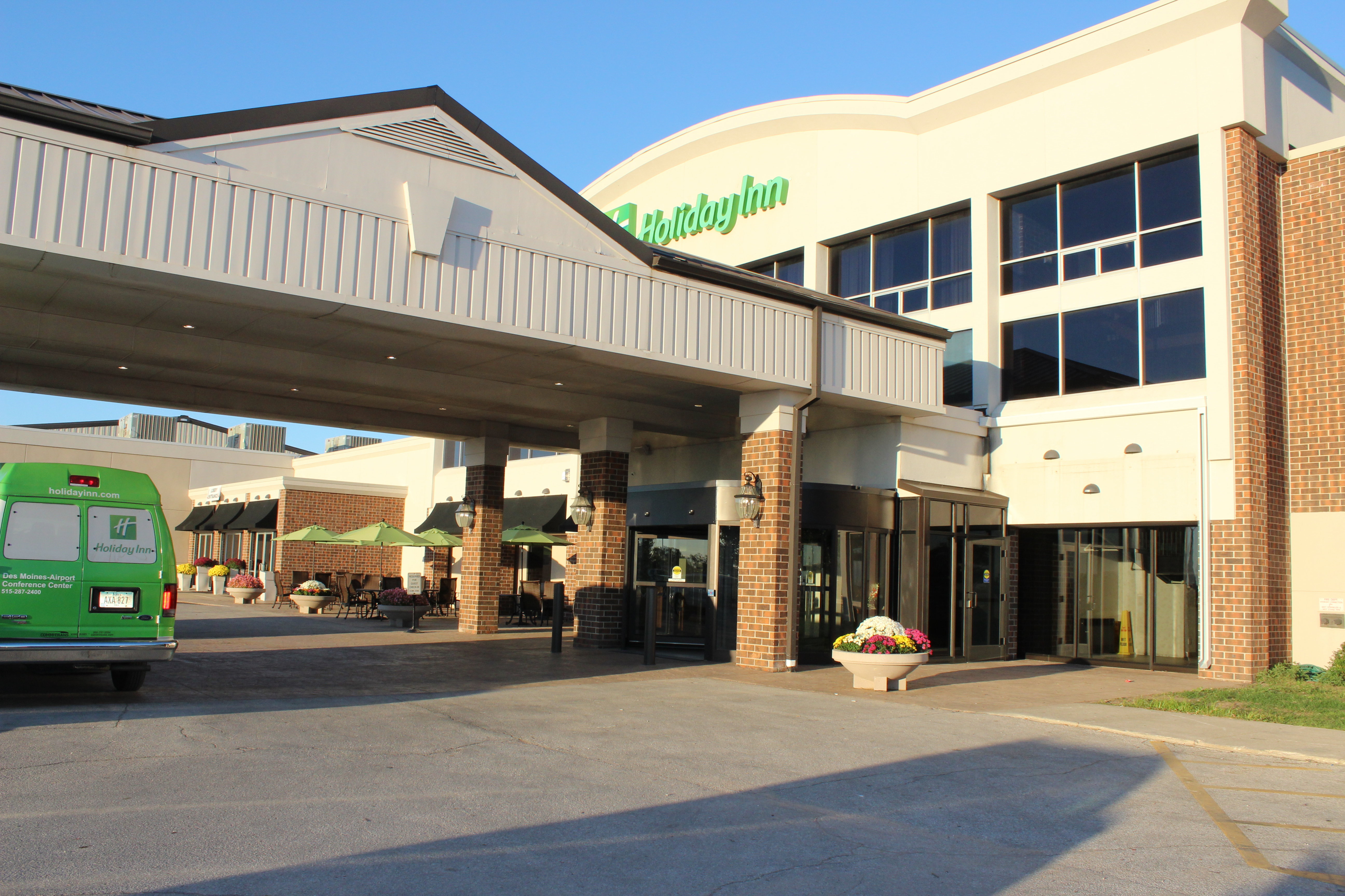 holiday inn des moines airport conf center by ihg