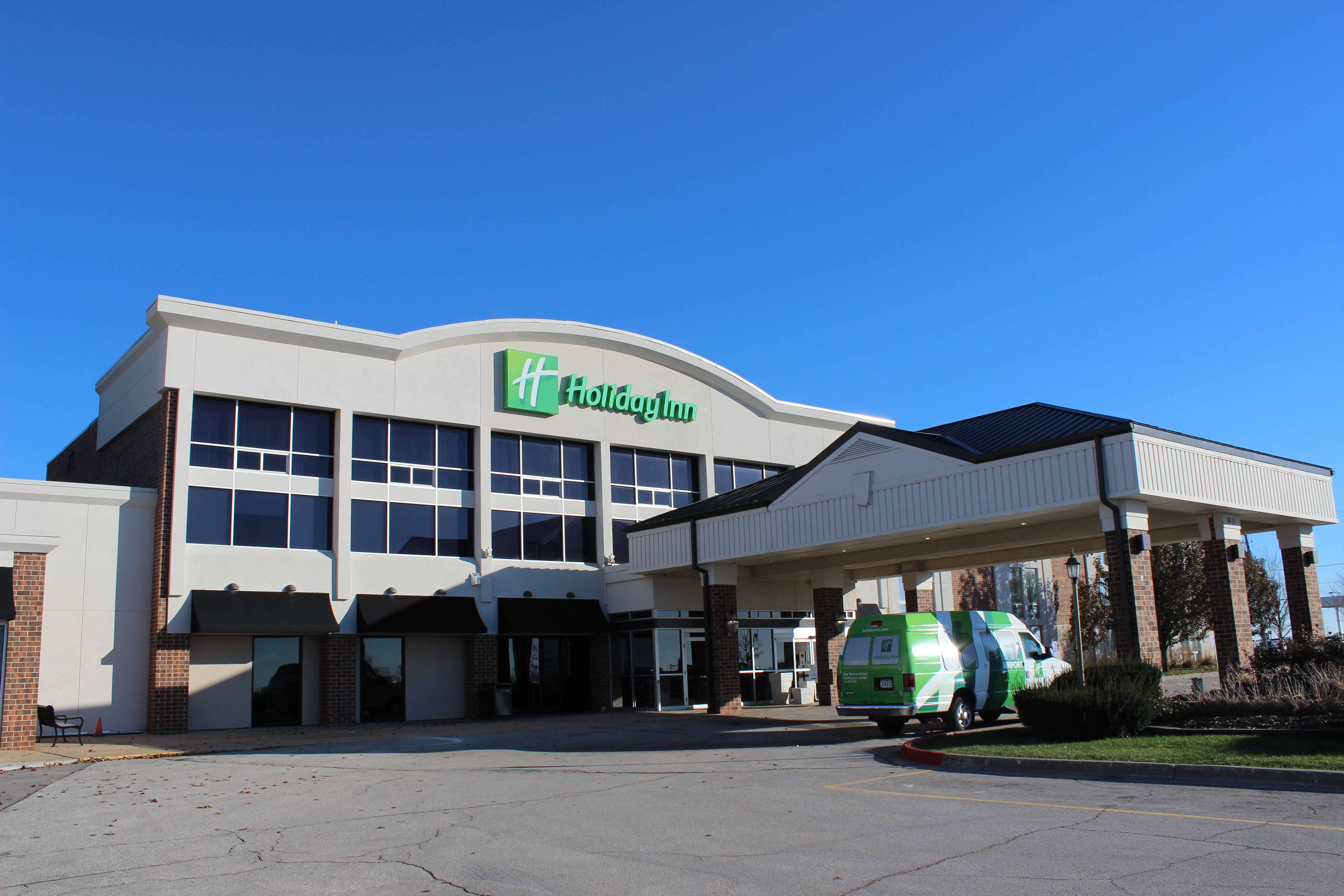 holiday inn des moines airport conf center by ihg
