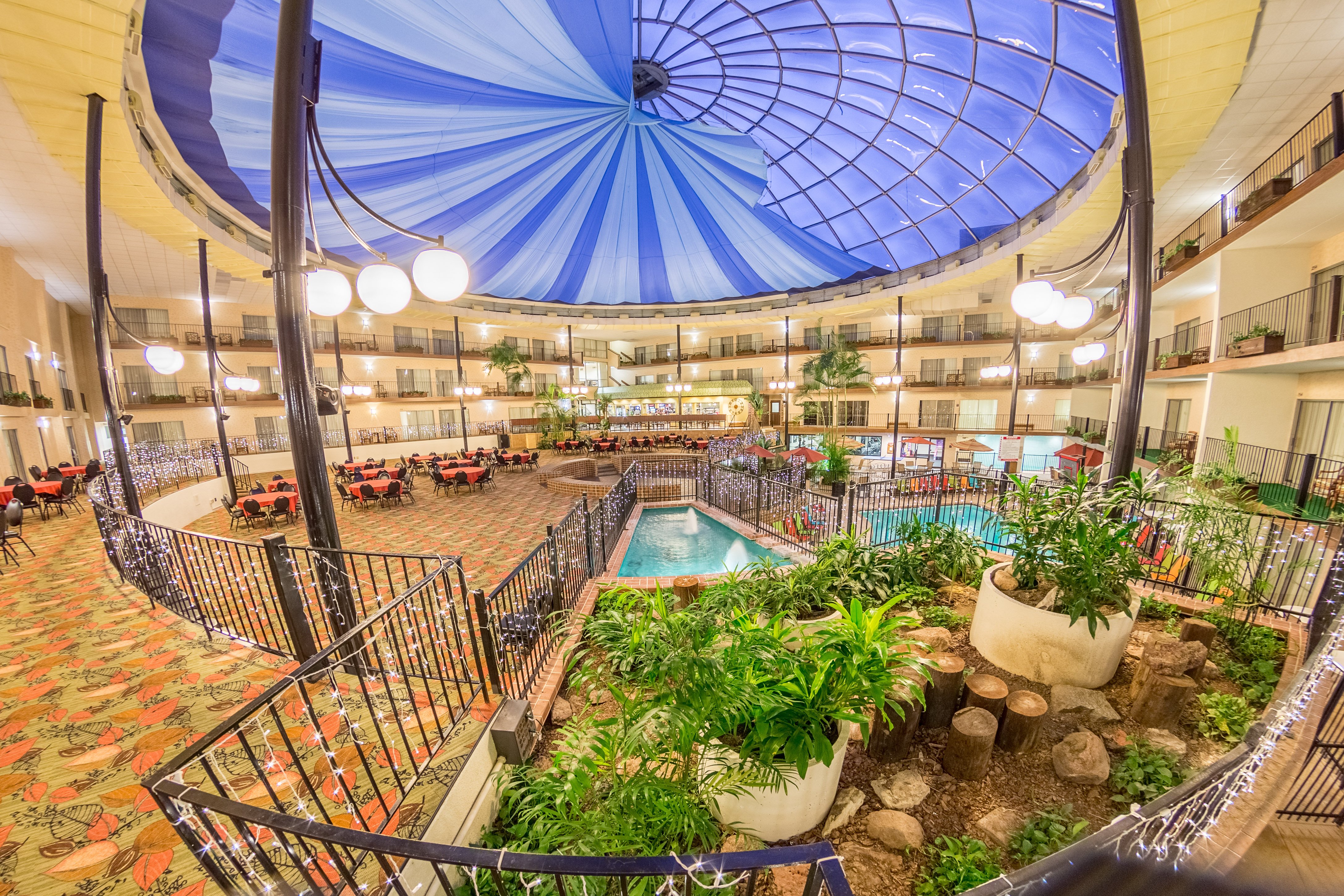 holiday inn des moines airport conf center by ihg