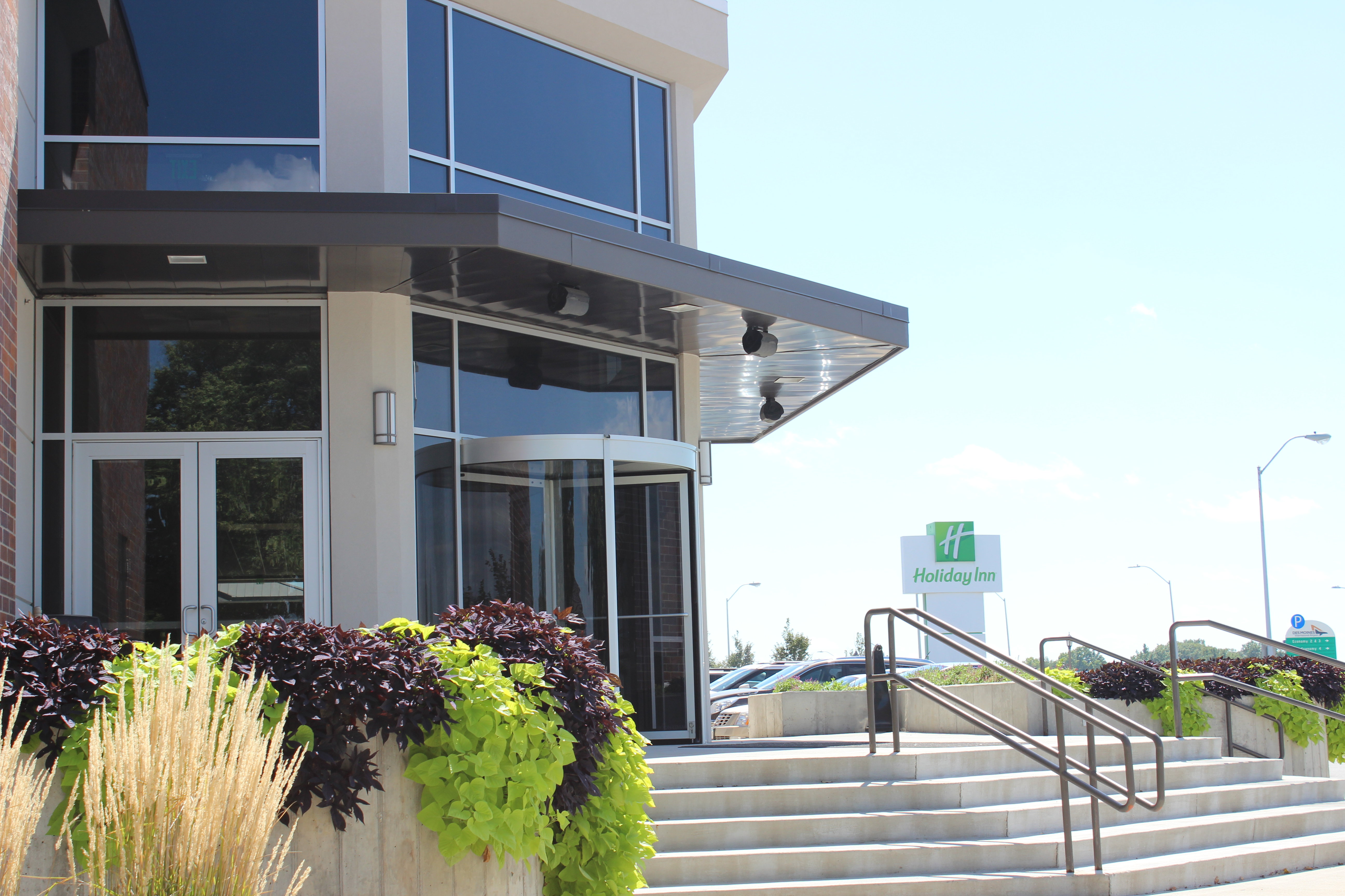 holiday inn des moines airport conf center by ihg