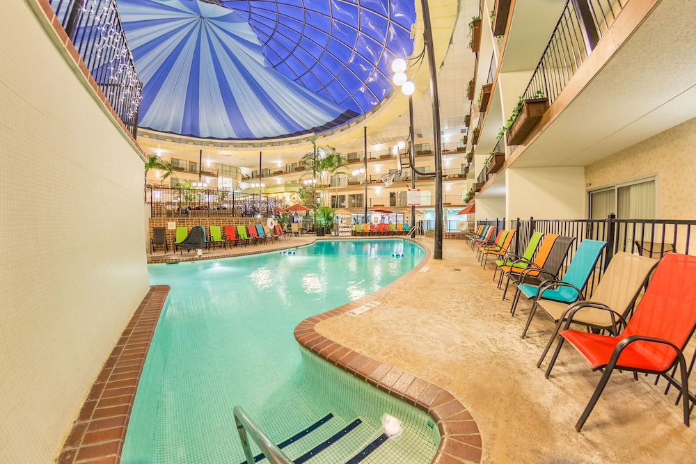 holiday inn des moines airport conf center by ihg