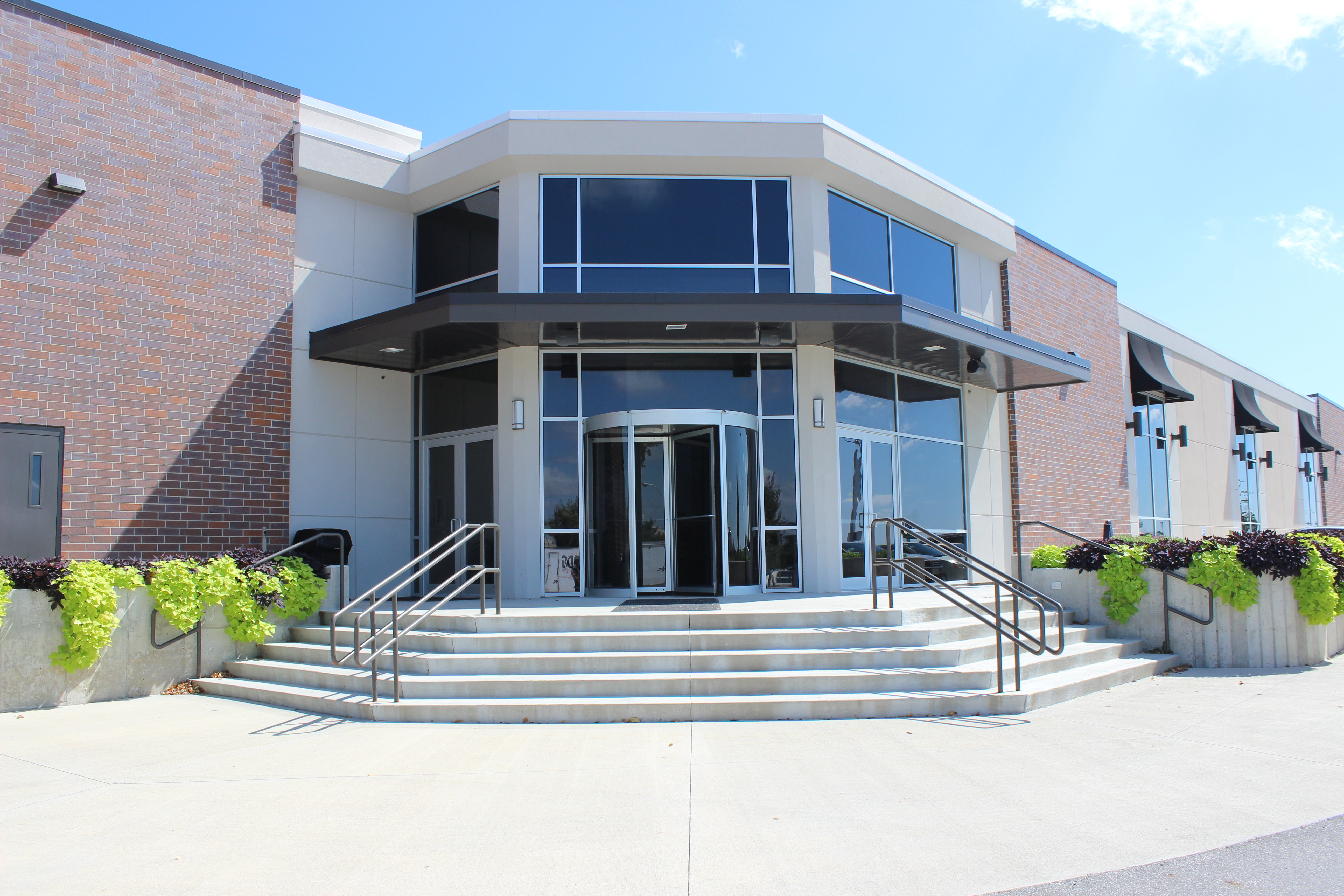 holiday inn des moines airport conf center by ihg