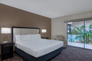 holiday inn des moines airport conf center by ihg