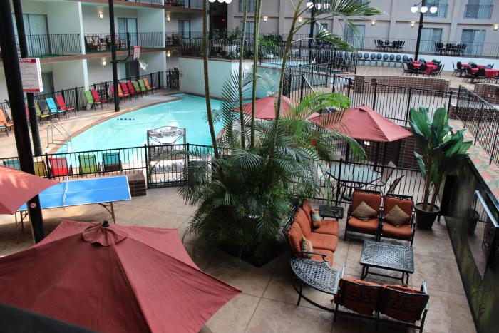 holiday inn des moines airport conf center by ihg