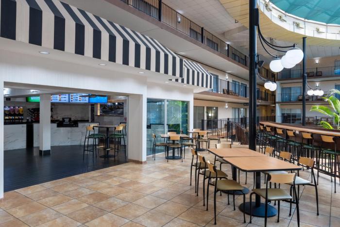 holiday inn des moines airport conf center by ihg