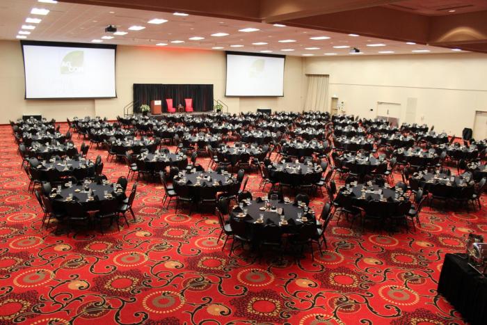 holiday inn des moines airport conf center by ihg