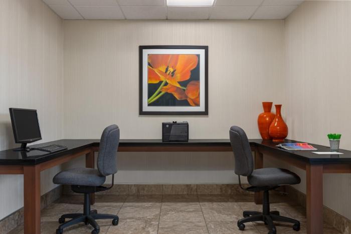 holiday inn des moines airport conf center by ihg