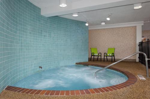 holiday inn des moines airport conf center by ihg