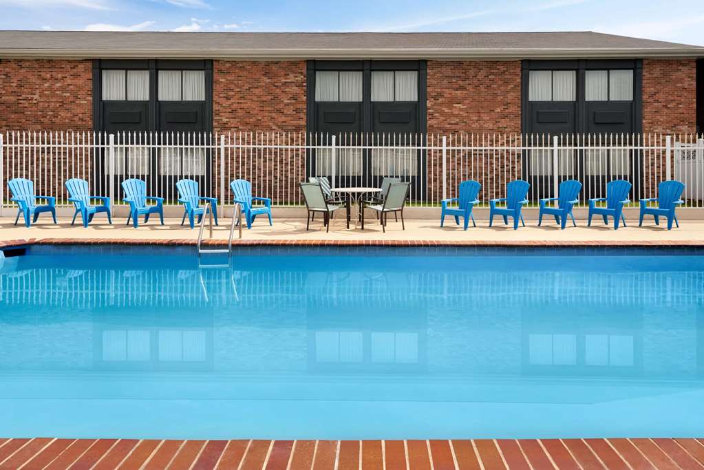 super 8 by wyndham des moines