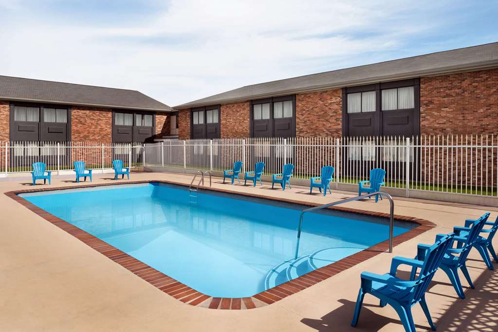 super 8 by wyndham des moines