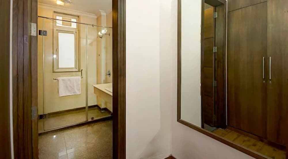 perch service apartment sector 40