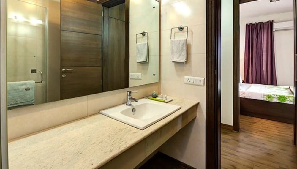 perch service apartment sector 40