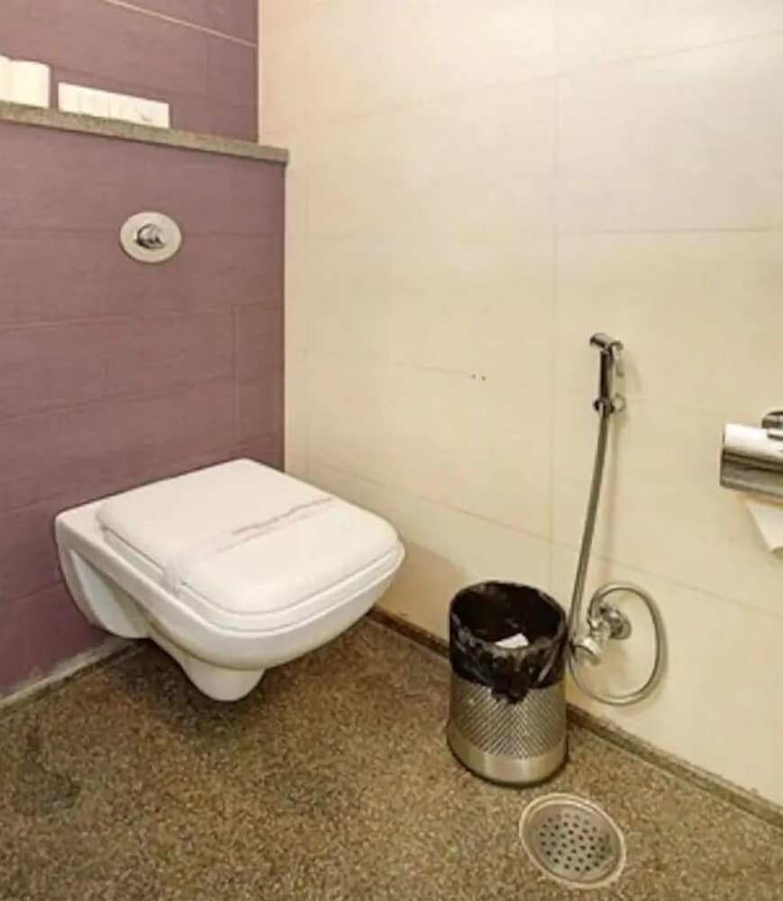 perch service apartment sector 40