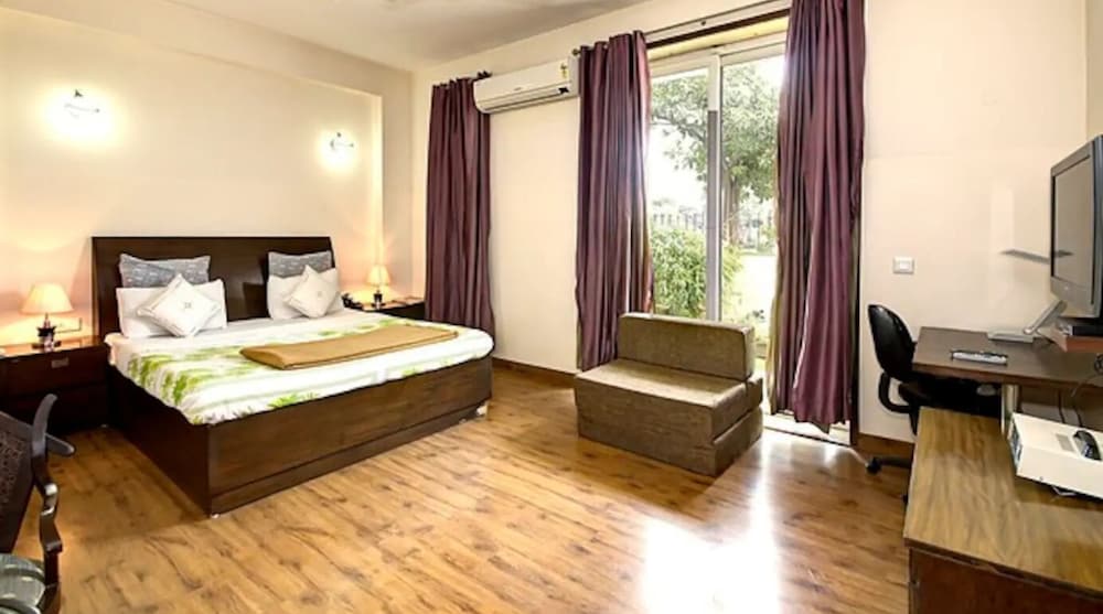 perch service apartment sector 40