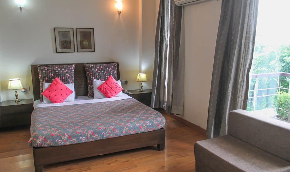 perch service apartment sector 40