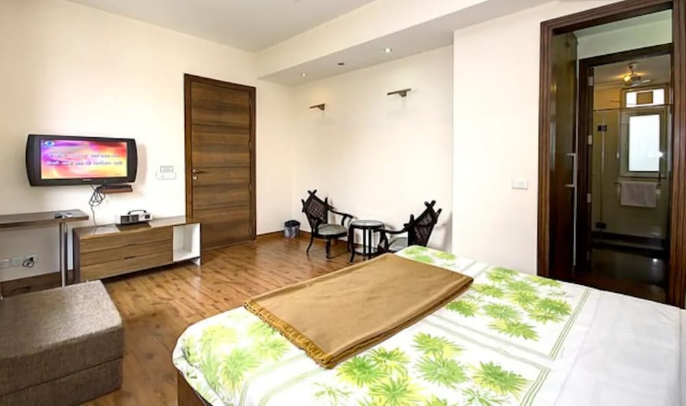 perch service apartment sector 40