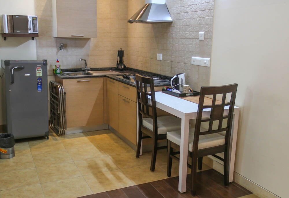 perch service apartment sector 40