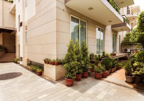 perch service apartment sector 40