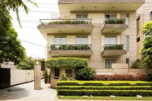 perch service apartment sector 40