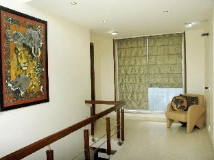 perch service apartment sector 40