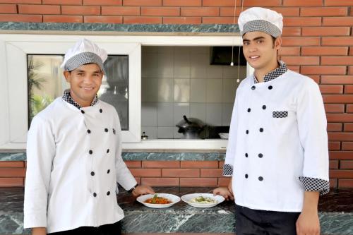 perch service apartment sector 40