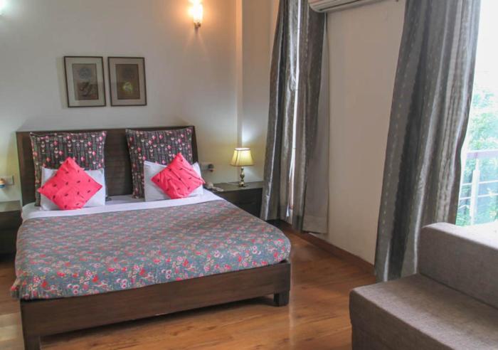 perch service apartment sector 40