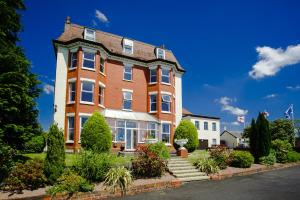 highland moors guest house