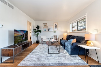 centrally located townhome near pvh dog friendly