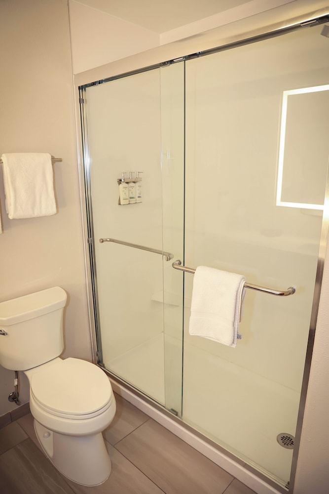 holiday inn express hotel and suites douglas by ihg