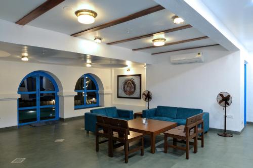 1517 greek house by kaz stays