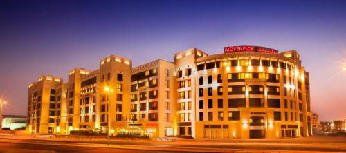 movenpick hotel apartments al mamzar dubai