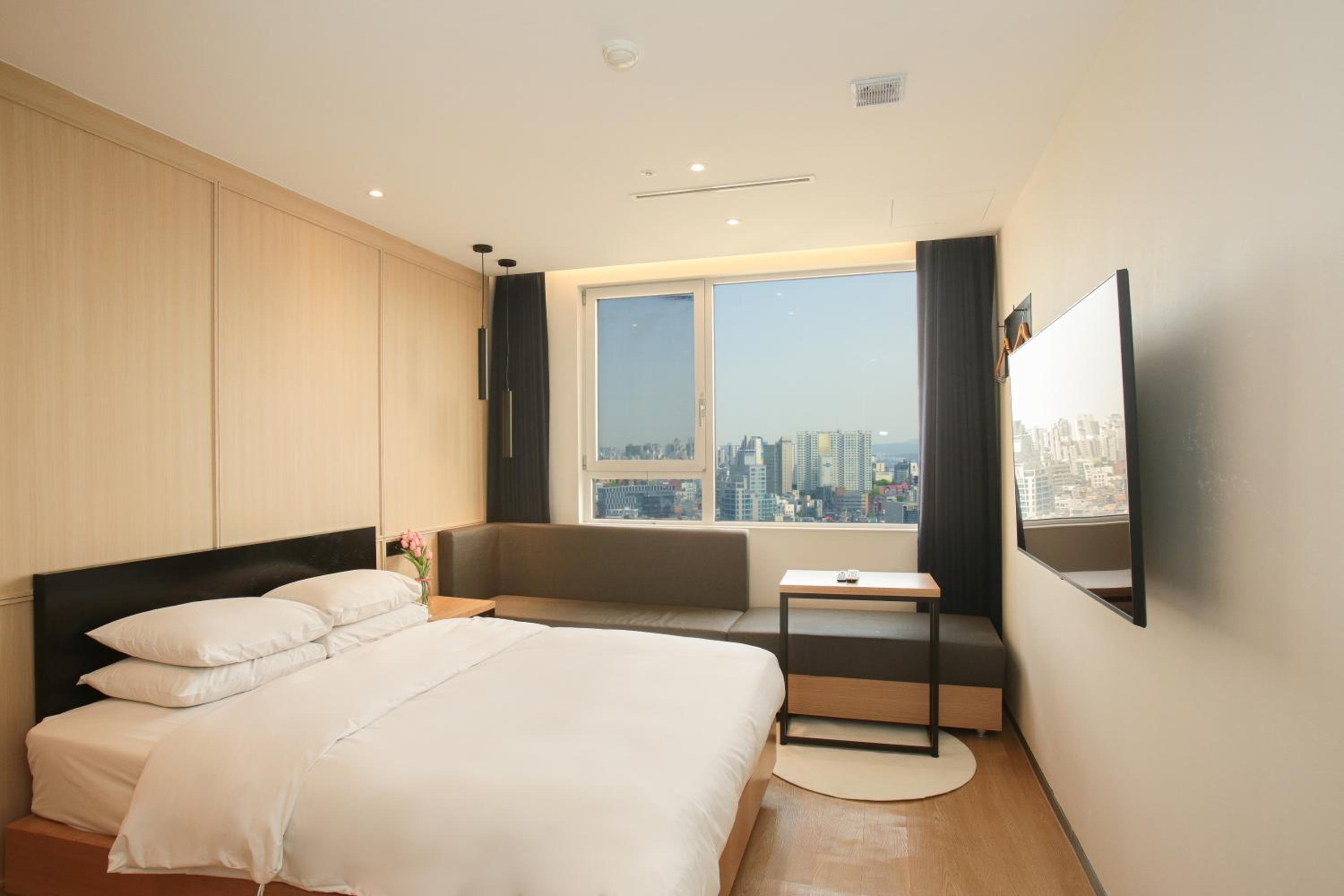 savoy crest hotel apartments