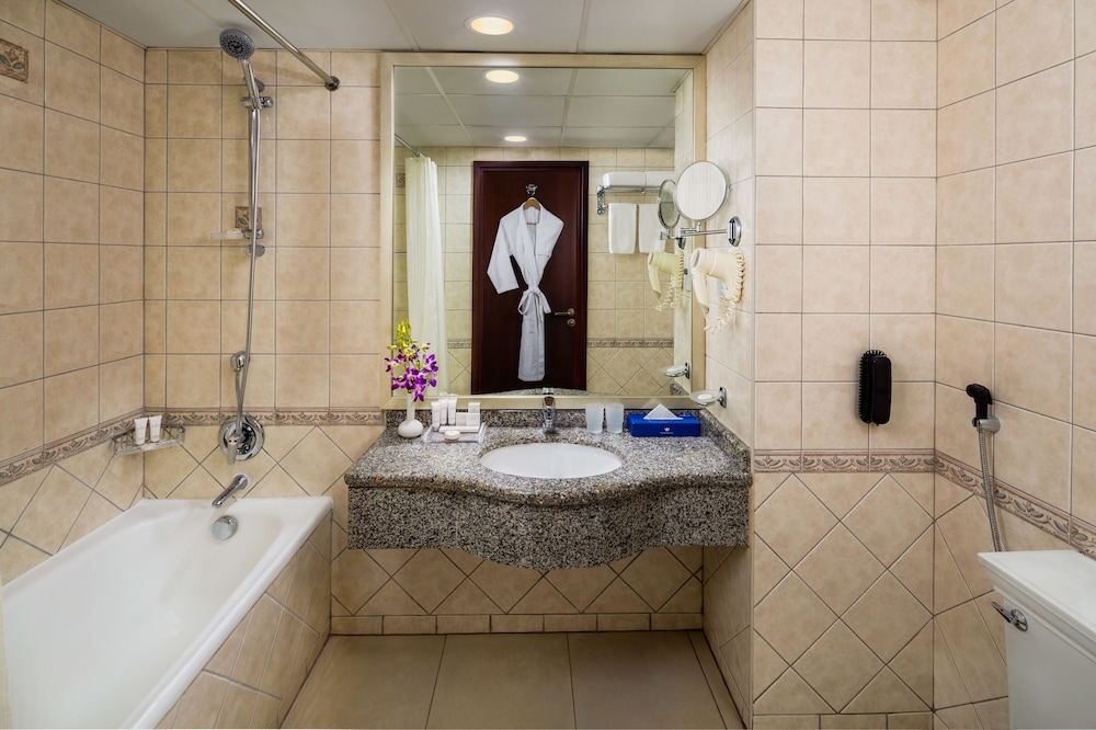savoy crest hotel apartments