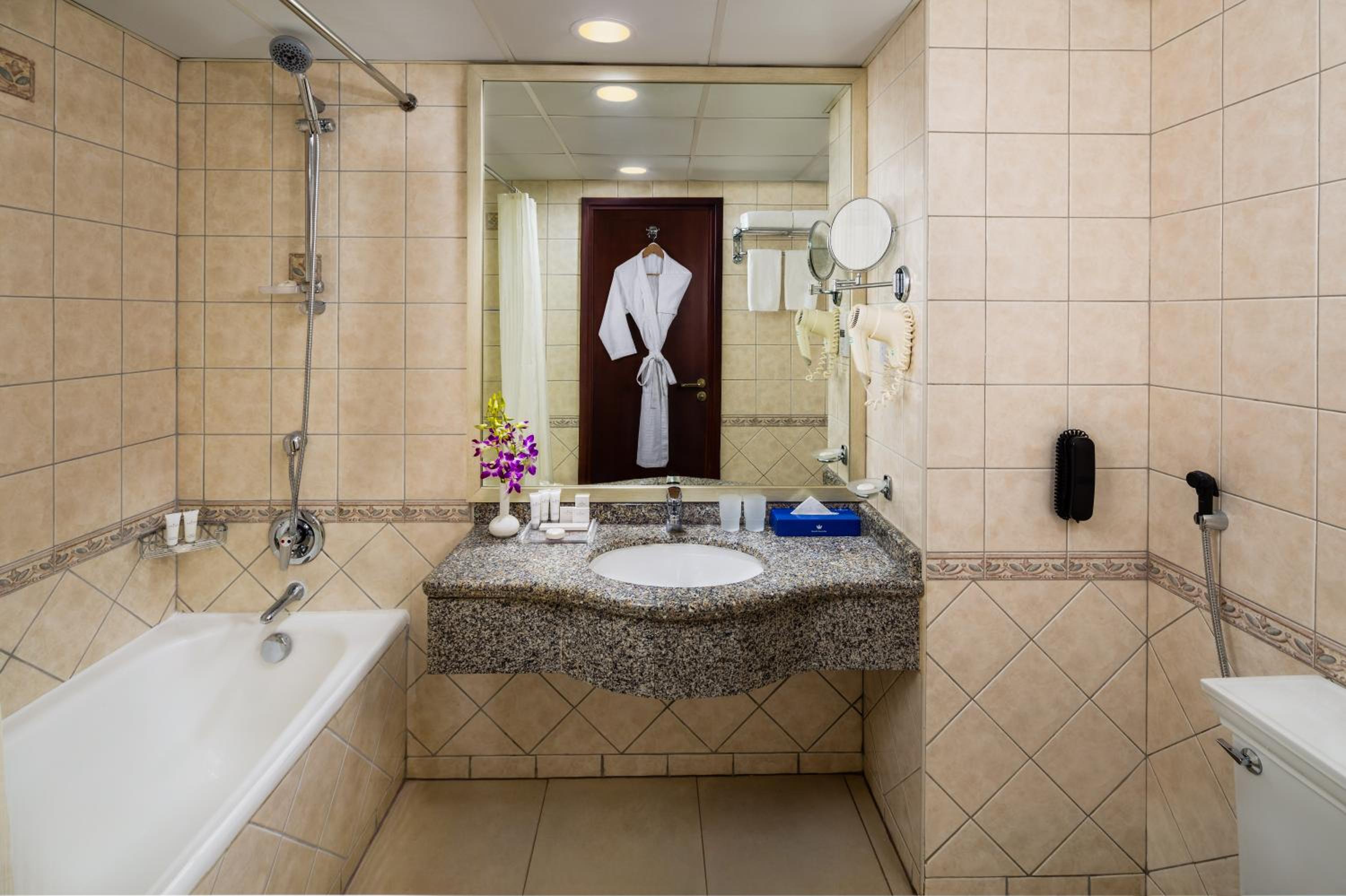 savoy crest hotel apartments