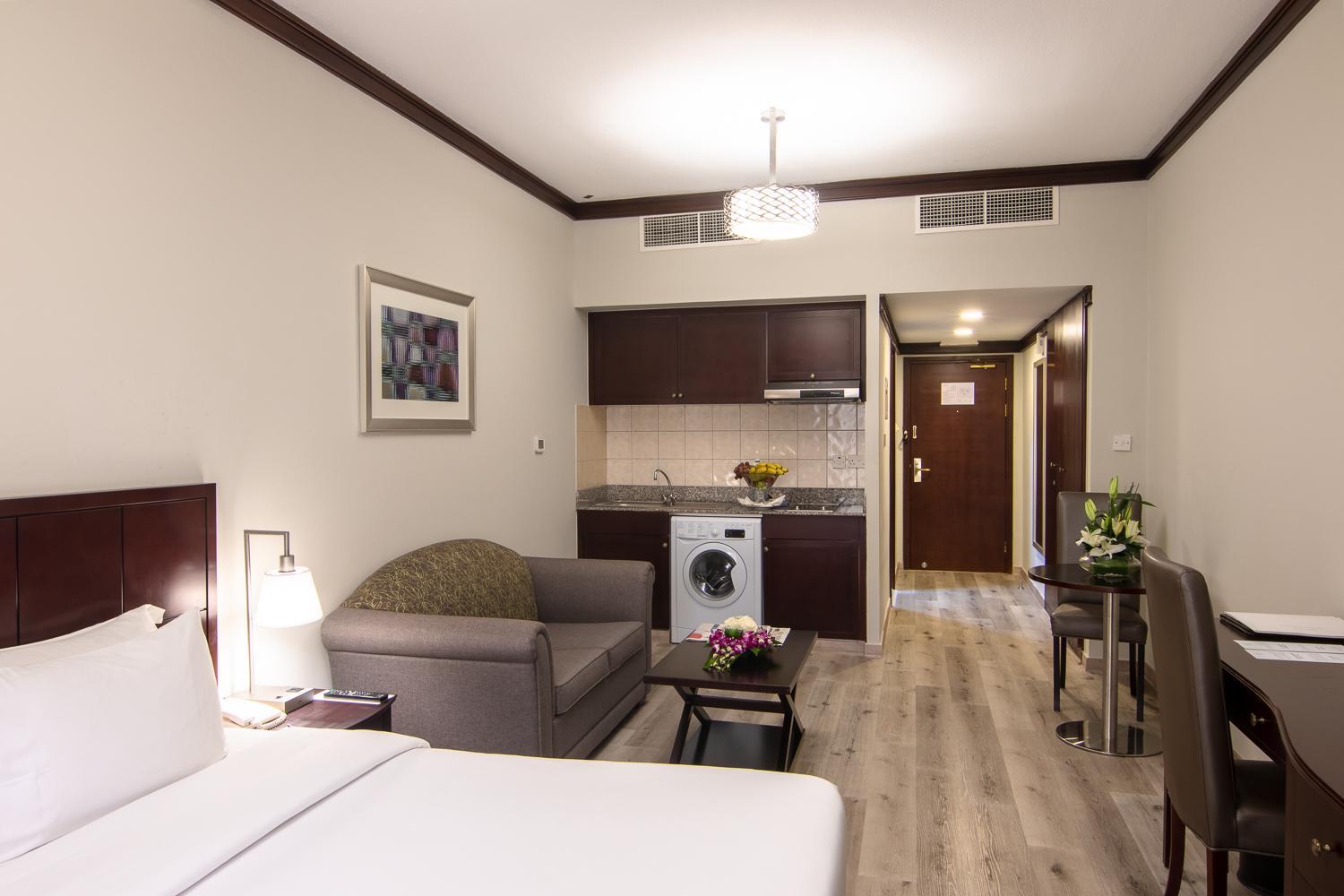savoy crest hotel apartments