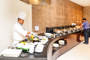 savoy crest hotel apartments