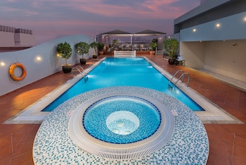 savoy crest hotel apartments