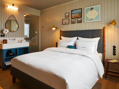 25hours hotel paper island