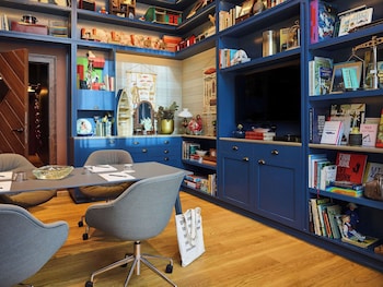 25hours hotel paper island