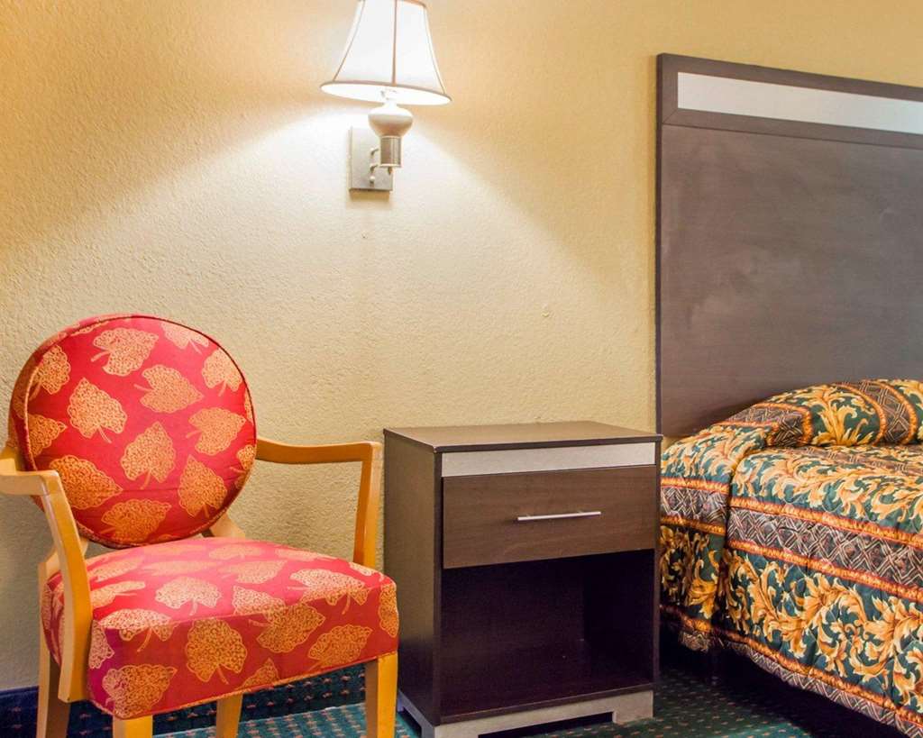 rodeway inn mount laurel hwy 73