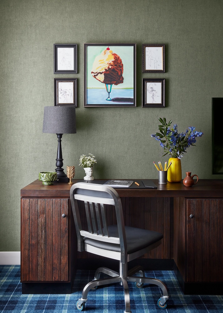 graduate by hilton storrs