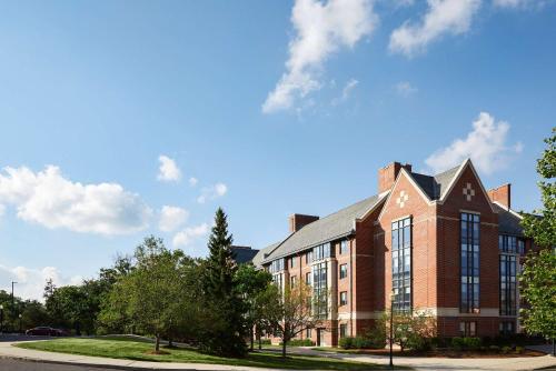 graduate by hilton storrs